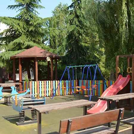 Rainbow 2 Complex מלון